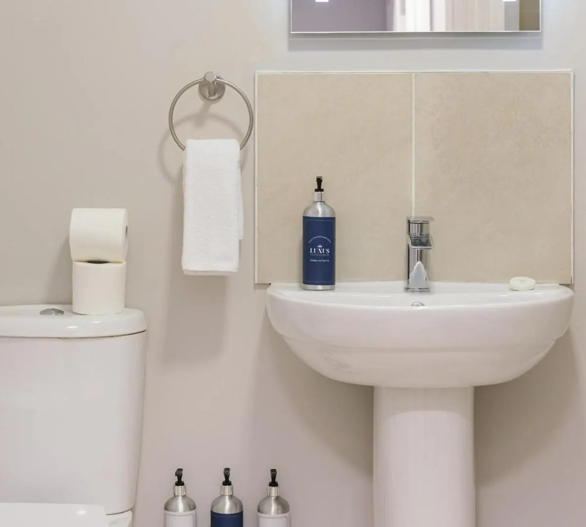 Apartment Chic 2-Bed, 2 Bath Apt In City Centre Sleeps 6, Free Secure Parking Belfast Großbritannien