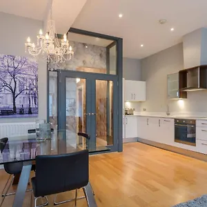 Fitzrovia Mansion In Belfast's Cathedral Quarter Apartment