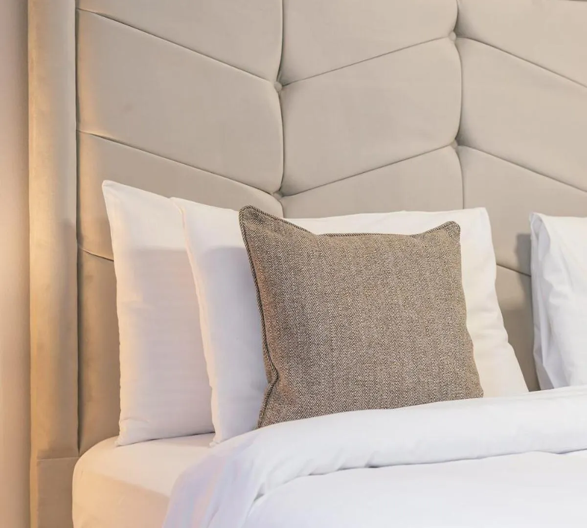 Chic 2-Bed, 2 Bath Apt In City Centre Sleeps 6, Free Secure Parking Belfast Apartamento