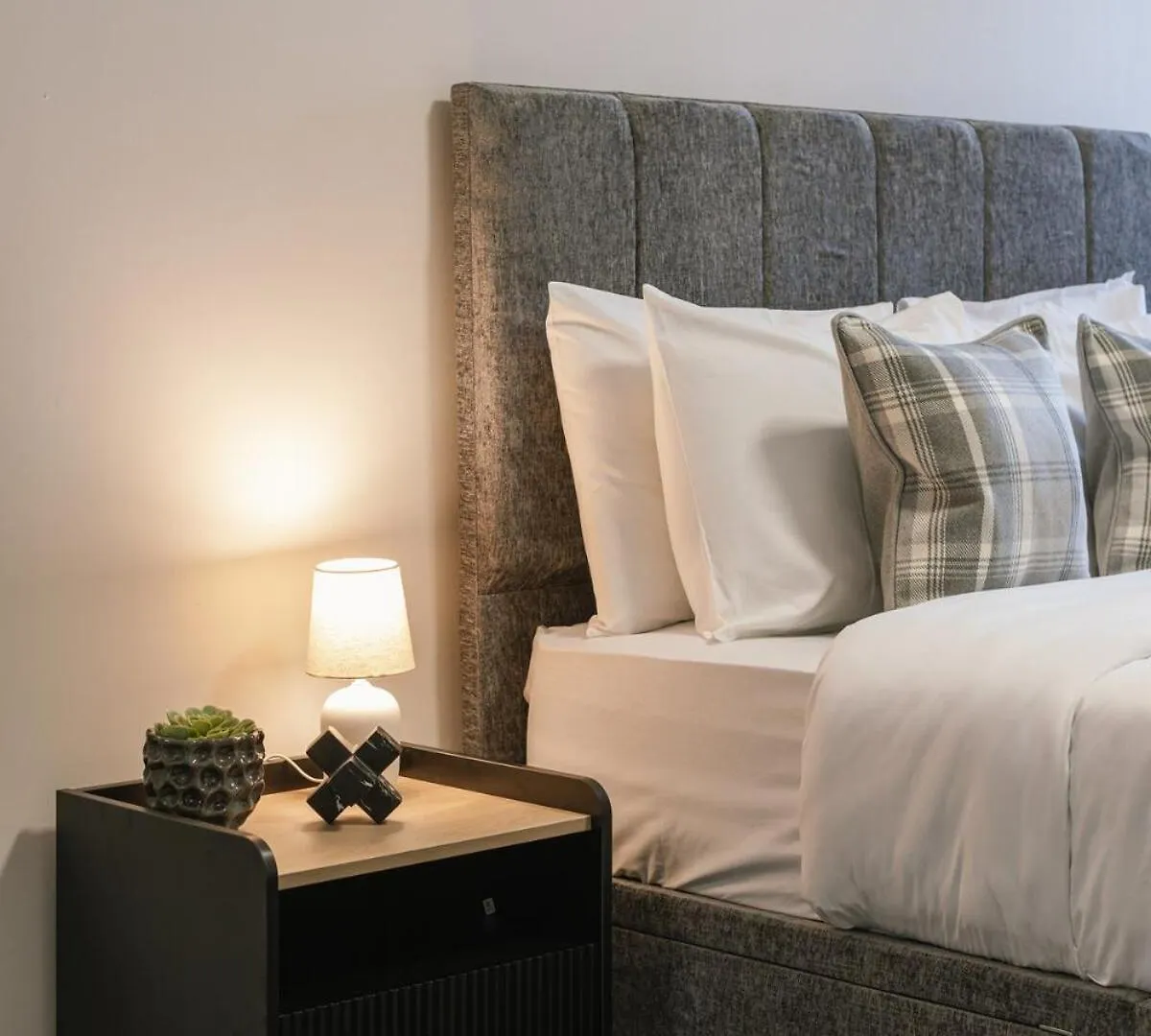 Apartamento Chic 2-Bed, 2 Bath Apt In City Centre Sleeps 6, Free Secure Parking Belfast
