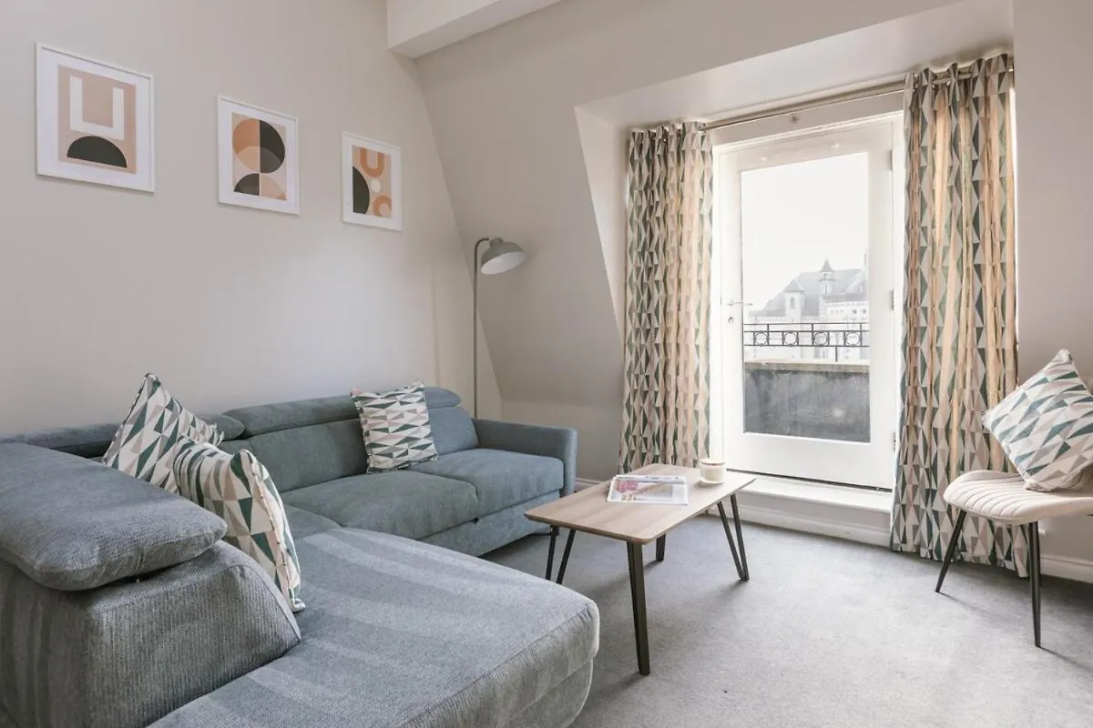 Apartamento Chic 2-Bed, 2 Bath Apt In City Centre Sleeps 6, Free Secure Parking Belfast