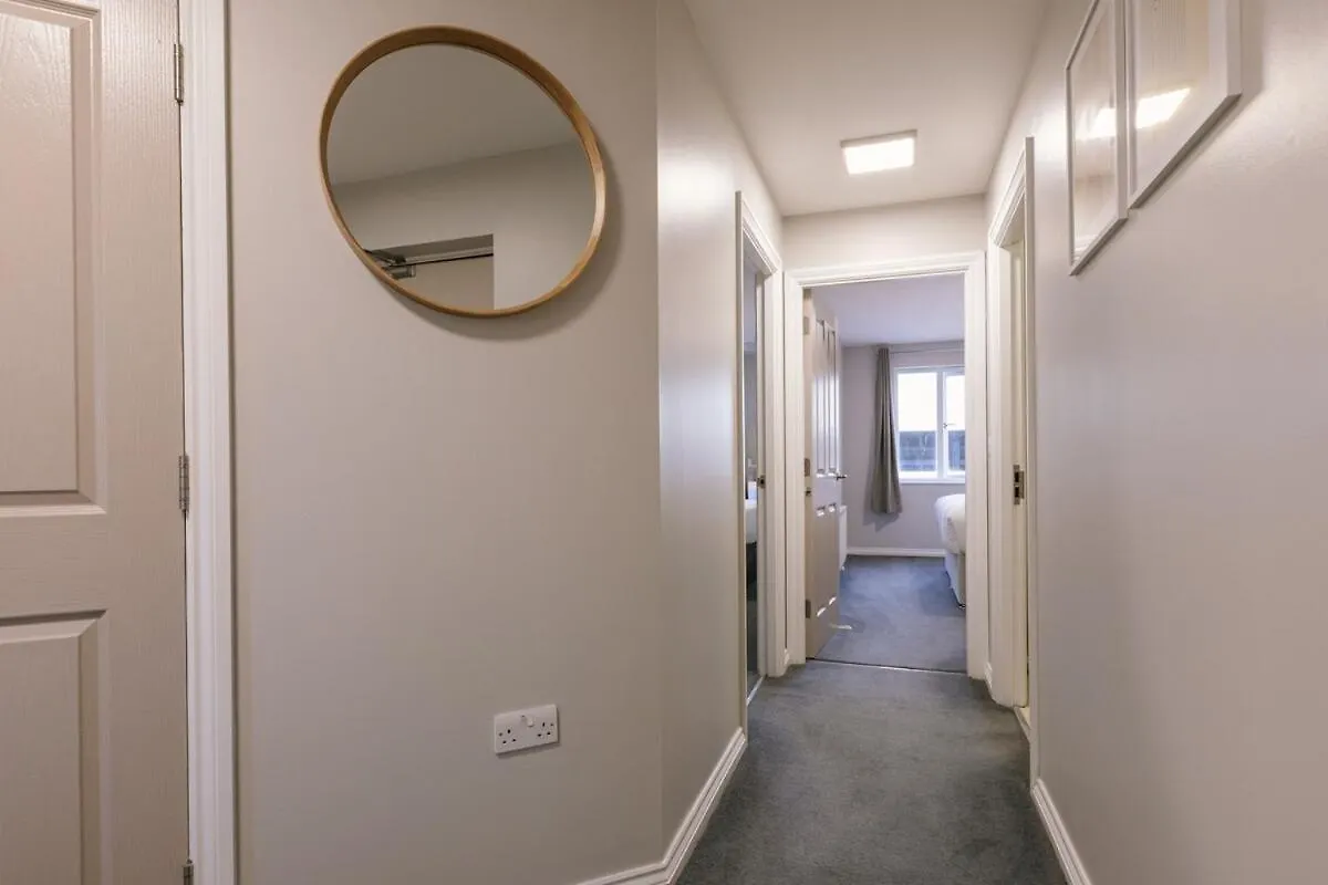 Chic 2-Bed, 2 Bath Apt In City Centre Sleeps 6, Free Secure Parking Belfast